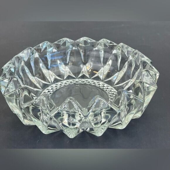 Vintage Crystal cut KIG astray || Made in Malaysia || Round crystal ashtray - Picture 1 of 5